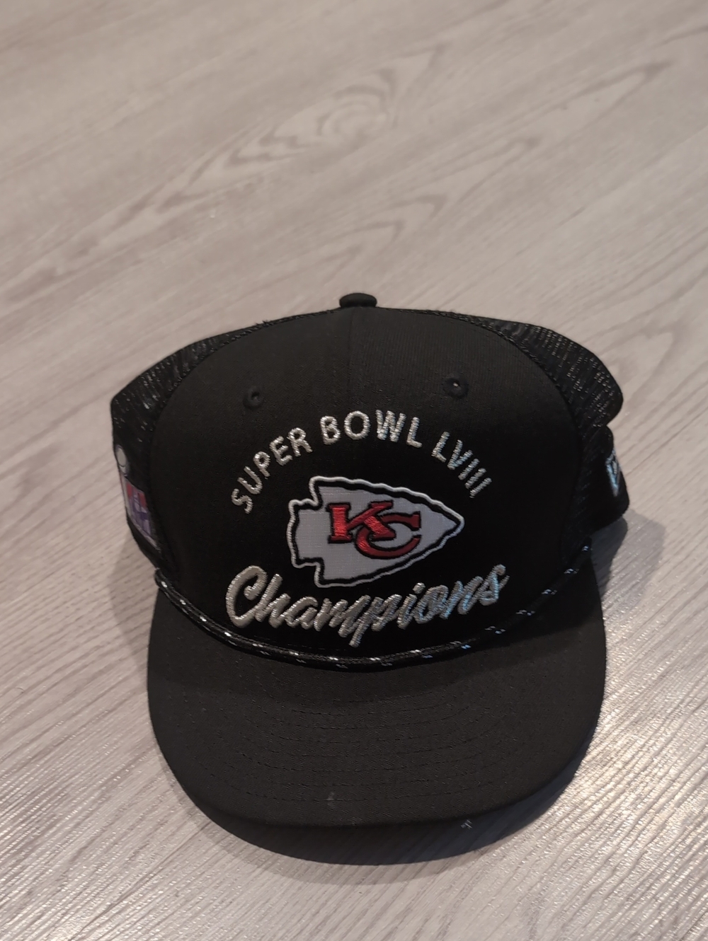 NFL Kansas City Chiefs SB Black Mesh Snapback Hat with Embroidered NFL Shield
